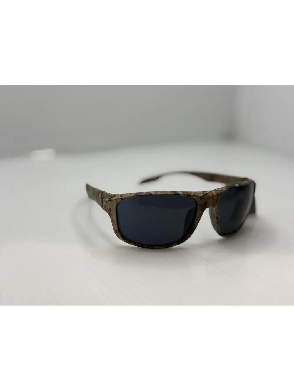 RealTree Grey Tint Hunting/Fishing Sunglasses Unisex Size Large